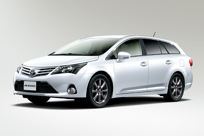 новый Toyota Avensis